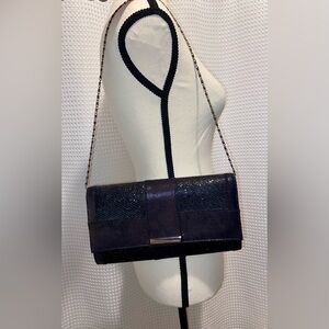 Women’s Le Château sparkly and shiny‎ black chic Clutch with removable chain